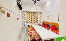 Sp Guest House 1,5 Km From Kashi Vishawanath